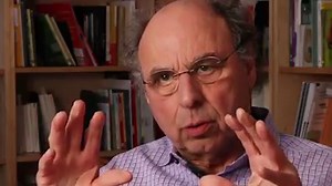 Dans le cadre du tournage du documentaire TENDRE LA MAIN, nous avons eu la chance de réaliser une entrevue de fond avec Monsieur Richard Robillard, psychopédagogue, formateur, consultant, conférencier et chargé de cours à la Faculté d'éducation de l’Université de Sherbrooke. Nous vous proposons un extrait de 18 minutes de cette interview inspirante réalisée en février 2019 avec cet expert en développement de l'enfant. Pour visionner le documentaire «Tendre la main», c’est par ici : https://www.f