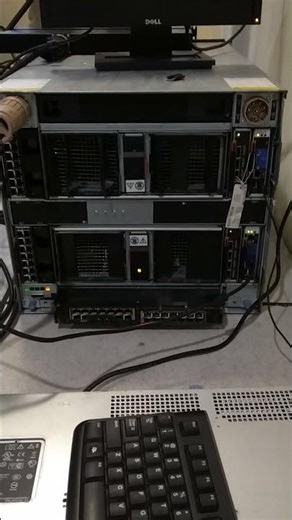 Inside a Blade Server 😱#BladeServer#DataCenter#ServerRoom#TechExplained#FutureTech#ITInfrastructure