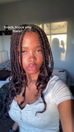 🐈‍⬛🖤🏴🔪 on Instagram: "The cutie and the baddie @nun_pyt #bestfriend #chilhoodfriends❤️ #ypgnianna"