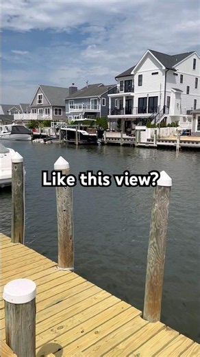 Stunning 60ft Waterfront Paradise You Must See!