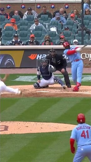 Jordan Walker absolutely destroys this ball for a Grand Slam!!!