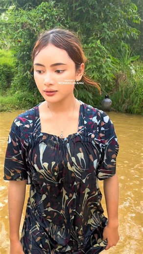 cantik alami gadis desa pedalaman main di sawah 😁