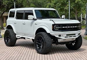 Custom 2023 Ford Bronco Outer Banks Hard Top | Fl Auto Sales Group