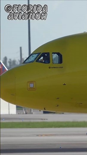 ✈️ Airbus A320 “Banana Plane” Closeup Landing at Fort Lauderdale Airport (KFLL) | Plane Spotting 4K