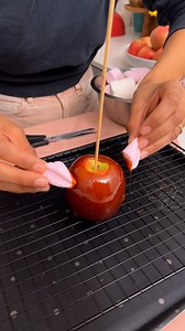 28K views · 66 reactions | Baby Yoda Caramel Apple! This apple pie is simply the best in the galaxy 不敖 | Chefclub GruB | Facebook