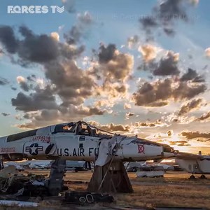 31K views · 374 reactions | Welcome to the world's largest military 'boneyard'. It's a cross between a graveyard and a scrapyard for old forces aircraft. Situated in the Arizona desert, it contains 5,000 aircraft waiting to be recycled ✈ Take a virtual tour for yourself  | Forces News | Facebook