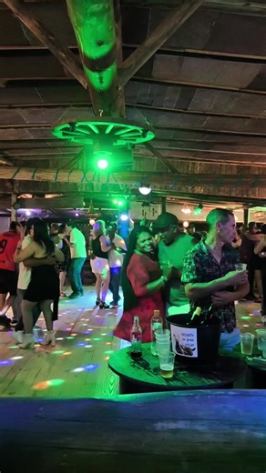 Os vídeos de GRUPO TOQUE LEGAL (@grupotoquelegal) com som original - ROSINHA🌷🎼