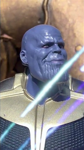 ¡Acción Épica! Héroes vs Thanos en Batalla de Figuras Coleccionables
