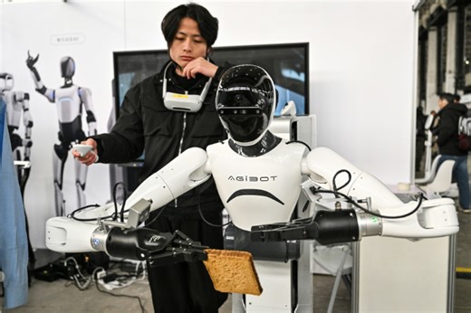 Un robot humanoide chino bate un récord mundial tras caminar durante tres días