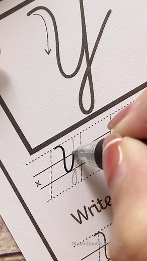 Cursive Handwriting Tutorial . 🌟 And if you're interested in learning cursive handwriting, I highly recommend Easy Cursive Handwriting Workbook For Beginner - A Simple, Step-by-Step Guide To Transforming Your Handwriting From Messy To Neat & Fast And Leave A Lasting Impression With Every Stroke Of Your Pen. You can find the link in my bio or visit https://nhuandaocalligraphy.gumroad.com/l/cursive . . #HandmadeCards #NhuanDaoCalligraphy #Calligraphy #letrabonita #apuntesbonitos #caligrafia #Happ