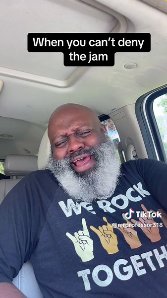 Get Crunk: Embracing 90s Music with Lisa Loeb