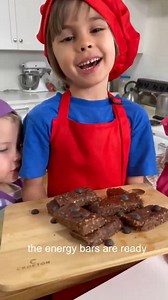 188K views · 22 reactions | Little chefs make energy bars Recipe adapted from: https://www.youtube.com/channel/UCYnilL9Rxu4Iopf3JRZJlnA Ingredients: 1 cup rolled oats 10-15 pitted dates 1/4 cup peanut butter or almond butter 1/2 cup chocolate chips 2 tbsp cocoa powder 1 cup coconut flakes | CookingwithSammy | Facebook