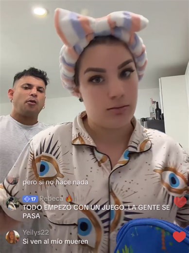 Claudia y ultrack discuten en live