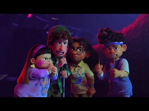 4Town concert scene - Turning Red