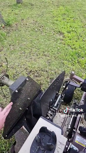 Hard to do with one hand, (knicked the bark a bit) but this WeedWolf @Weedwolfman kicks ass! great for around fuel tanks, trees, cars, ditch edges too steep to drive on, tons of stuff! #weedwolf #junkyarddigs