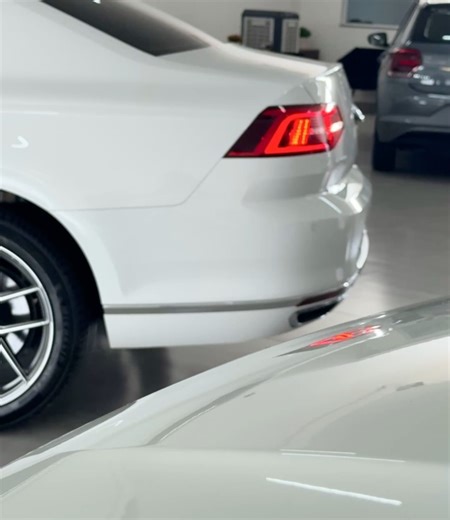 Zero 19 Motors on Instagram: "À VENDA ⬇️ Volkswagen Passat Highline 2017 BlueMotion 2.0 TSI Turbo Automático ☑️ 78.000km ☑️ Stage 2 ☑️ Teto solar panorâmico ☑️ 4 Pneus Michelin novos ☑️ Som assinado Harman Kardon ☑️ Air bags ☑️ Ar-condicionado digital dual zone ☑️ Freios ABS ☑️ Direção elétrica ☑️ Piloto automático adaptativo (ACC) ☑️ Volante multifuncional em couro ☑️ Central multimídia com GPS integrado ☑️ Kick Sensor (abertura/fechamento automático de porta malas) ☑️ Android Auto / Apple CarP