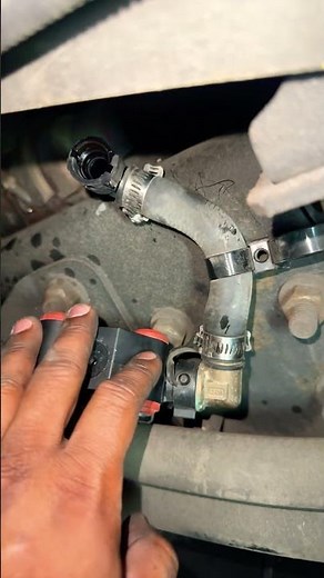 Def header replacement #diesel #freightliner 🤯💯👌