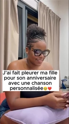 Vous ne savez pas quoi offrir à votre fille pour son anniversaire ? 🎁 Pas un parfum. Pas un énième cadeau qu’elle rangera dans un tiroir. Une chanson qui parle d’elle. Une chanson qui raconte votre fierté de l’avoir comme fille. Une chanson qui la fera pleurer dans vos bras. Pour son anniversaire, dites-lui tout ce que vous n’avez jamais osé dire. ✅ Composée et livrée en 12h ✅ Révisions illimitées ✅ de 20 000 familles ont déjà pleuré ⭐ 4.9 sur Trustpilot -80% aujourd’hui : https://machansonsurm