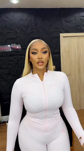 GOLDENACE MAKEUP LIMITED 🌟 on Instagram: "The category will forever be FACE over here… #snapchat Beauty Artist: @goldenacemua Thanks for choosing us 🫶 TO BOOK A SESSION OR TRAIN SEND A DM OR WHATSAPP: +234 813 711 2847"