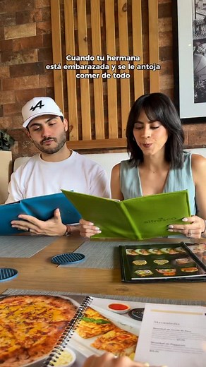 5.5K views · 7.9K reactions | No importa que esté antojada, porque aquí puede pedir de todos los restaurantes 奈 . . . #foodie #pregnant #pregnancy #sister #twins #husband #food | innova.sv | Facebook