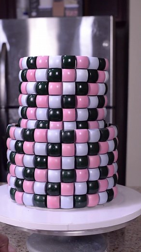 Delicious Bon Bon Cake: A Culinary Masterpiece