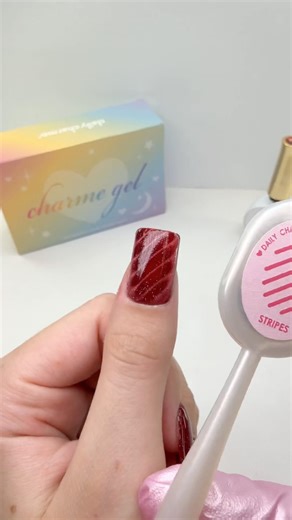 EASY Cat Eye STRIPES ✨ Red Candy Cane Glitter Nail Art Tutorial #nails