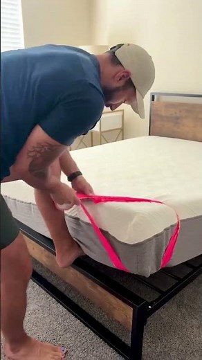 Use tape to create easy to grip handles for moving mattresses! #movingtips #hometips