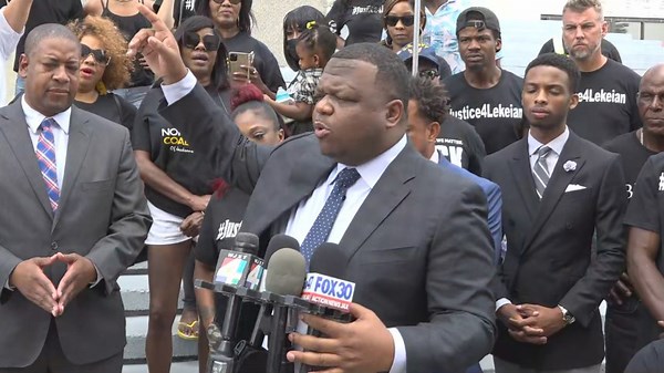 Florida man in viral arrest video is in ‘excruciating pain’ after police beating, lawyers say
