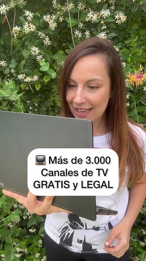 En este sitio Web vas a encontrar más de 3.000 canales online para ver desde tu PC, Tablet o celular, sin instalar nada, gratis y de forma legal. Podés seleccionar por países, categorías o temáticas. ¿Qué te parece? #tv #peliculas #series #tecnologia #tvgratis #peliculasgratis #peliculasgratis🍿🎬 #peliculasgratisonline #peliculasonline #canalesonline