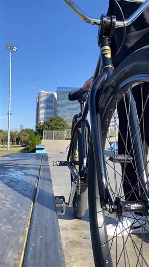 Rayman on Instagram: "The best way to paint a bike 🎨"