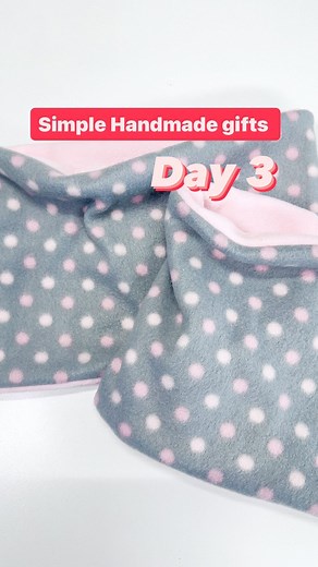 Missy Luukkonen | DIY the coziest neck gator ever!! These are one of the easiest items that you could make this season. And they make great, inexpensive... | Instagram