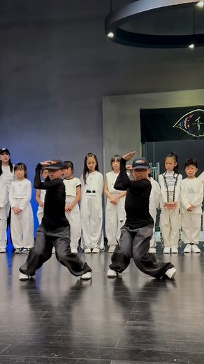 THE EYE FLASH千胜帝 | mantra！ 第一视角来咯✨😎 Here comes the first perspective.💥 choregraphy by @doraemoang #mantra #dance #dancecover #dancechallenge... | Instagram