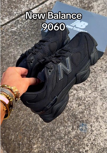 New Balance 9060 Triple Black – Laid-Back Fresh Look
