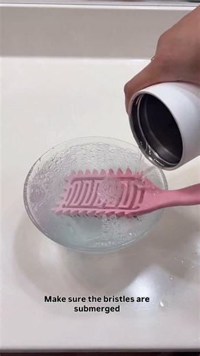 How to deep clean your hairbrush the right way