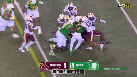 Noah Whittington rushes for UNREAL 40-yard TD, extending Oregon's lead over Minnesota
