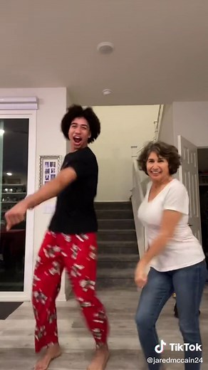 Shake the shiii pt.2 😂 | shake