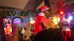 Yo maps performing imbwa ndine | Tim Tiger