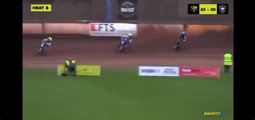 𝗕𝗮𝘀𝘁𝗶𝗮𝗻 𝗕𝗮𝗰𝗸 𝗢𝗻 𝗧𝗿𝗮𝗰𝗸! 🤠 R.E.D Bandits maverick Bastian Borke Racing #716 has been back on track for the first time since his crash over the last few weeks…. Always a good excuse for us to relive one of his breathtaking heats! Stakeford Tyres Ltd #banditcountry | Berwick Bandits Speedway