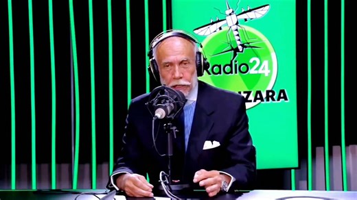 Il dottor Andrea Stramezzi, ospite a La Zanzara, ha parlato del periodo Covid con parole molto forti. Secondo lui, in Italia si sarebbero potuti salvare circa 190.000 persone. Ha definito criminale l’approccio adottato: tachipirina e vigile attesa, linee guida rigide dell’AIFA e l’ospedalizzazione tardiva invece di una cura tempestiva a domicilio.Stramezzi ha affermato che quelle morti erano in gran parte evitabili e che chi ha imposto certi protocolli nelle istituzioni e tra i politici dovrebbe