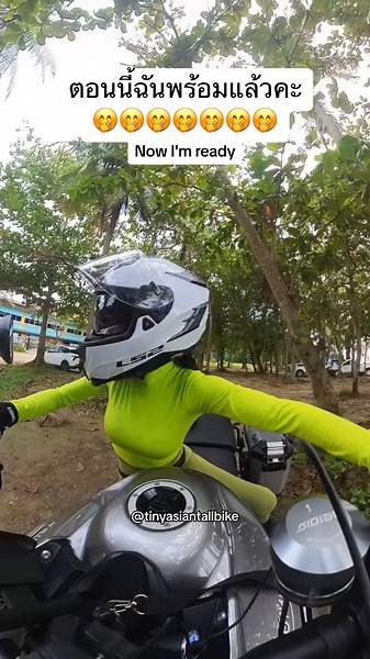 Tiny Biker Girl Riding Big Adventure Bike | ผู้หญิงขับบิ๊กไบค์