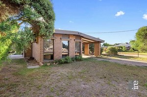 9 comments | ‼️ FOR SALE ‼️ 11 Simpson Street, Oxley Oxley...