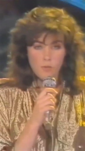 The Real Music Divas on Instagram: "🎶 ONE OF THE SONGS OF MY LIFE — Self Control by the unforgettable Laura Branigan 🎶 This song has always felt like a late-night confession wrapped in synths and desire ✨ Self Control is about resisting temptation, about the fragile line between passion and restraint — and that tension is exactly what makes it timeless. Released in 1984, it became a massive global hit 🌍, reaching Number 4 on the US Billboard Hot 100, TOP 1 in Germany and Italy, and Top 5 acro