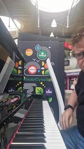 Manchester piccadilly train station boogie makeup,the mistakes are deliberate ha ha | Andrew Williams | Facebook