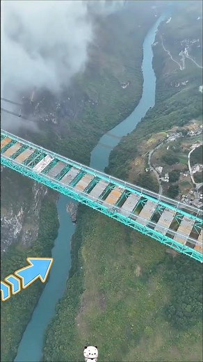 Huajiang Canyon Grand Bridge in Guizhou: A World-Class Engineering Marvel in the Clouds