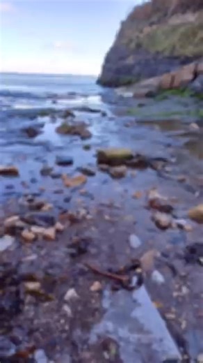 Boggle Hole, #England...Was #nice day. So I went for #walk and I #enjoy cliffs rocks and #sea Boggle Hole, Inglaterra... Fue un día precioso. Salí a dar un paseo y disfruté de los acantilados, las rocas y el mar... Boggle Hole, Anglia... Był ładny dzień. Wybrałem się więc na spacer i podziwiałem klify, skały i morze... | Ernest Preston