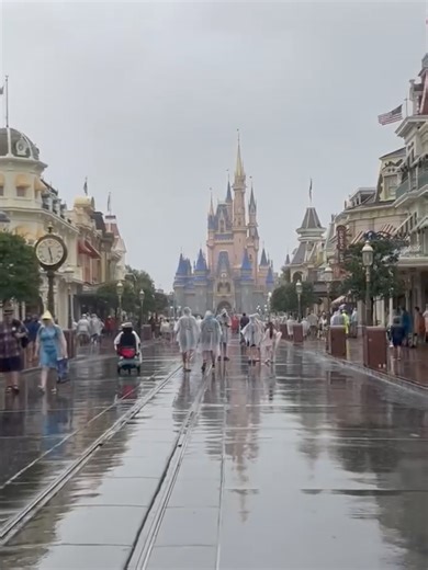 Don’t let the rain ruin your Disney day, let it enhance it! When the skies open up at Magic Kingdom, something extra magical happens… Enter: The Rainy Day Cavalcade! Instead of the usual parade, Disney brings out beloved characters and performers in adorable rain gear, dancing through the streets with umbrellas, music, and all the cozy, whimsical vibes. You might spot: • Mickey & friends in raincoats • Classic characters like Mary Poppins • Fun music and surprise moments • Way fewer crowds It’s 