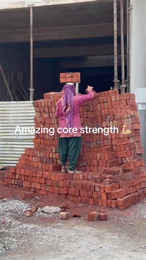 Wow what an amazing lady the balance and the core strength #fy1 #fypp #india #muscle #balance