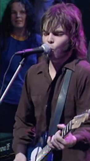 30 years ago on Later... with Jools Holland here's 'Caught By The Fuzz' 🚨 #Supergrass #Britpop #90s