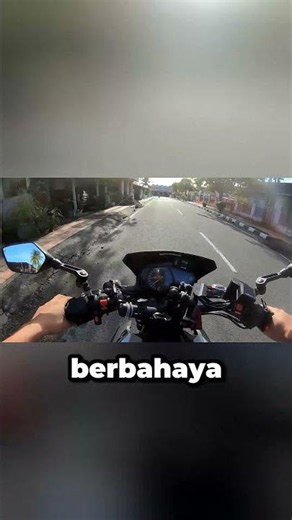 This is NOT how you pull out of an alley! Don’t cut into other people’s lanes #successfulmotovlog...