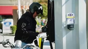 The little things make the biggest impact. A gas station offering PURELL® Hand Sanitizer at the pump shows they’re willing to go above and beyond to keep their customers safe, happy and healthy. #PURELLPeaceOfMind | PURELL